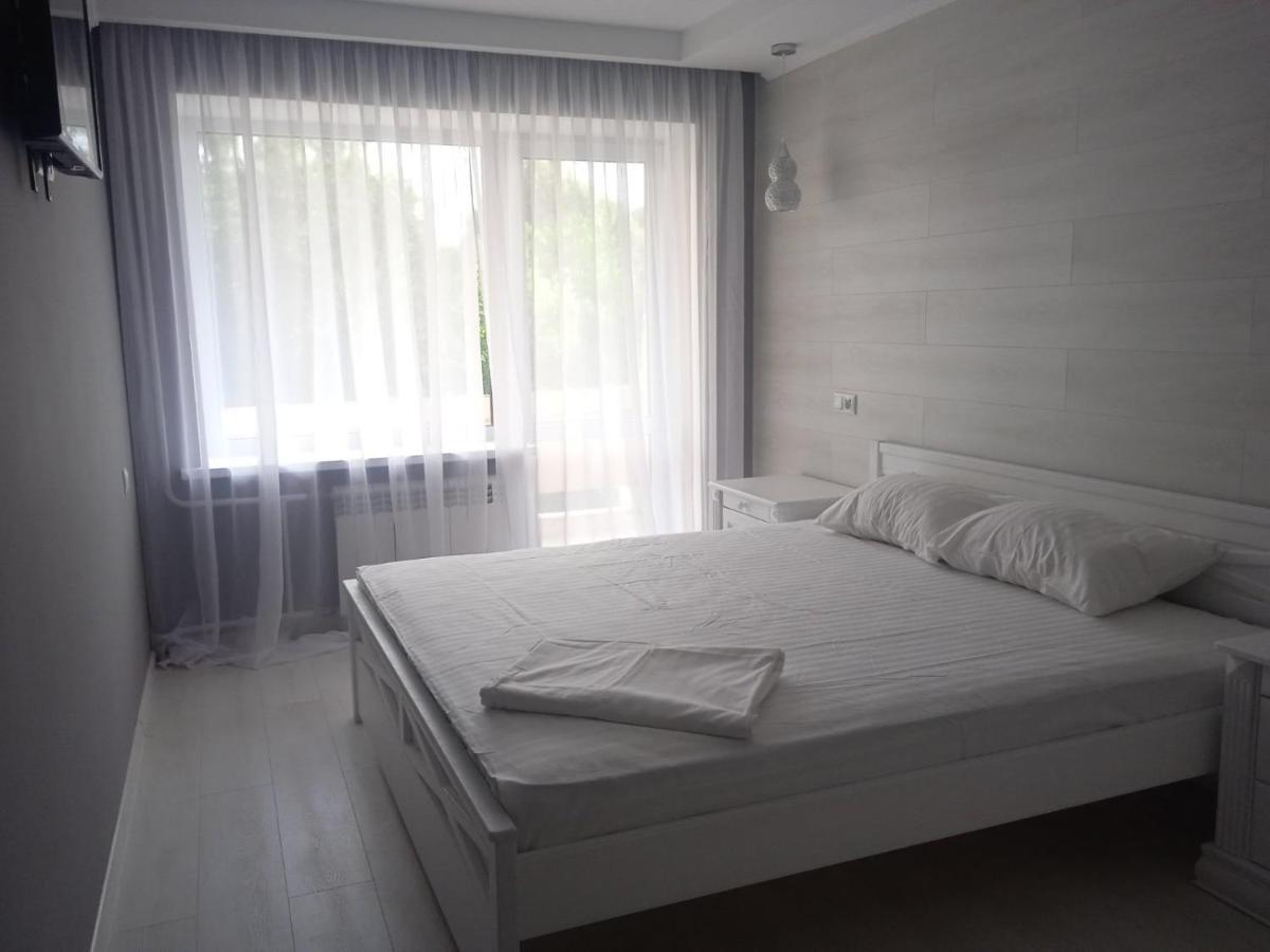 Sanatoriy-Hotel Feofaniya Kyiv Exterior photo